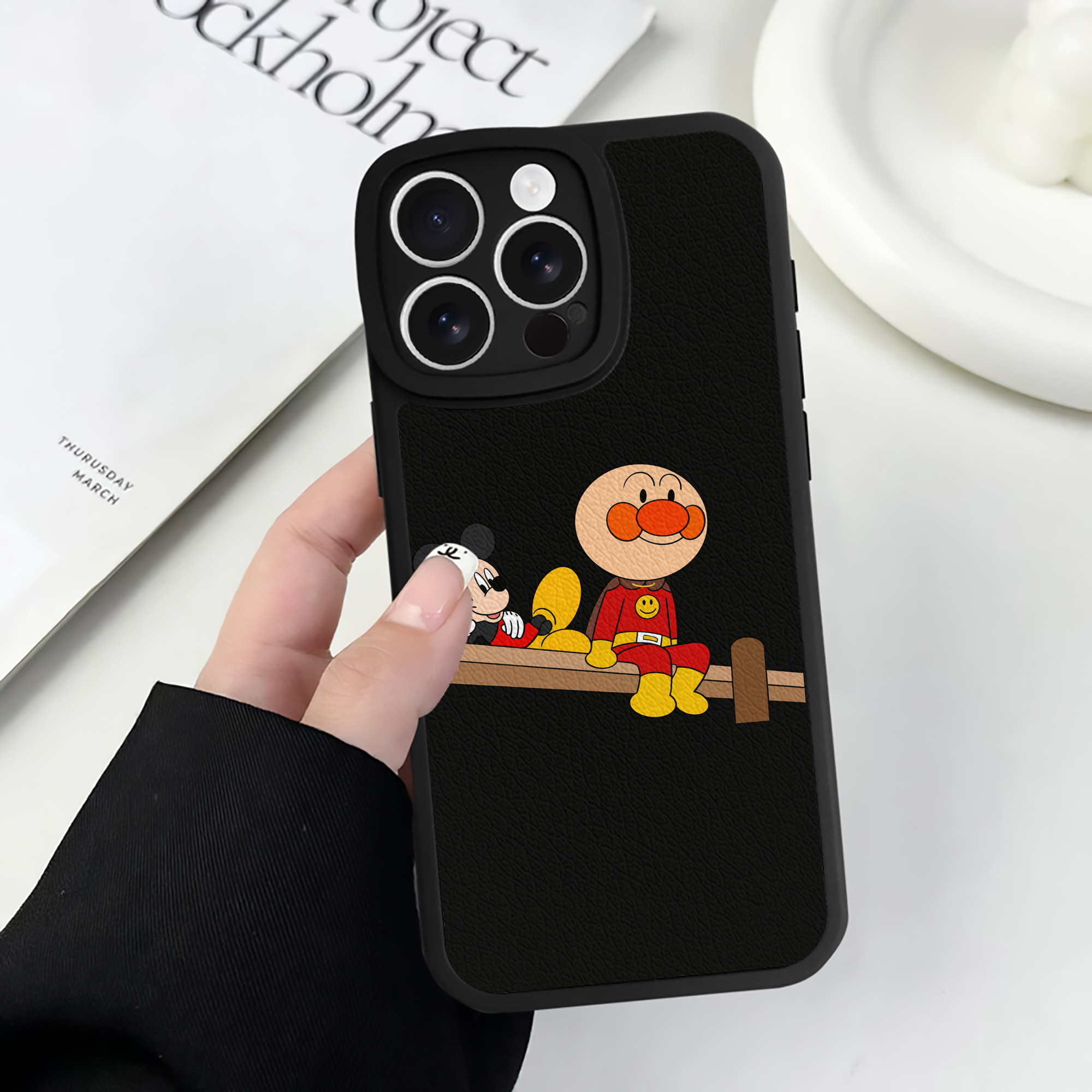 （画像用） アンパンマン Anpanman 【iPhone 16シリーズ対応】シリコンスマホケース（レザー調） 材質：シリコン